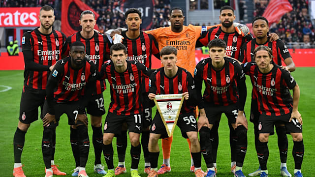 前队友：曾和马拉多纳开车出行，交警把我们拦住只为和他合影（前队友忆：与马拉多纳同车外出，交警拦停只为合影）