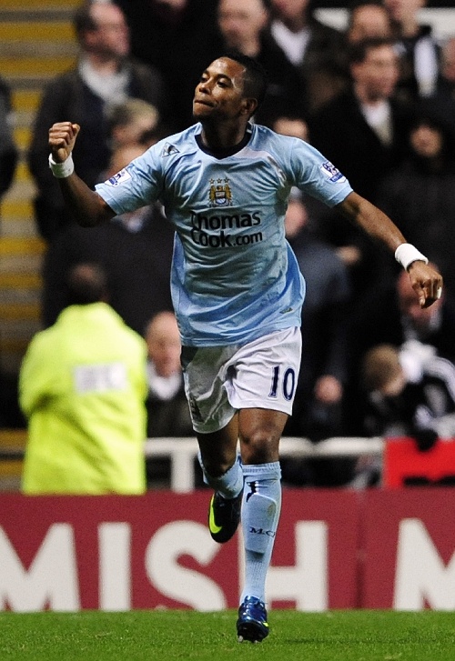 CBA球员最佳阵容提名：前三竞争激烈,（CBA最佳阵容提名揭晓：前三席位争夺白热化）