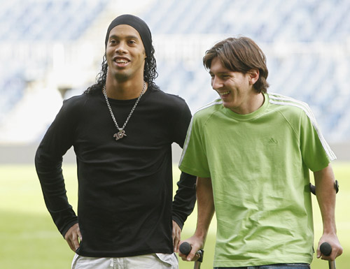 伯恩茅斯欲留塞梅约至赛季末，英超五强关注其解约条款（伯恩茅斯拟留塞梅约至赛季收官，英超五强盯解约条款）