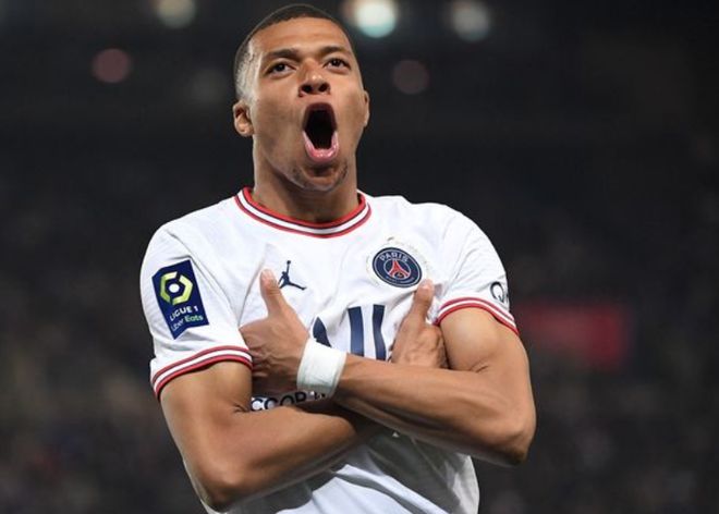 每体：拉菲尼亚已是巴萨非卖品，他的目标是赢得欧冠和世界杯（每体：巴萨将拉菲尼亚列为非卖品，他立志夺得欧冠与世界杯）