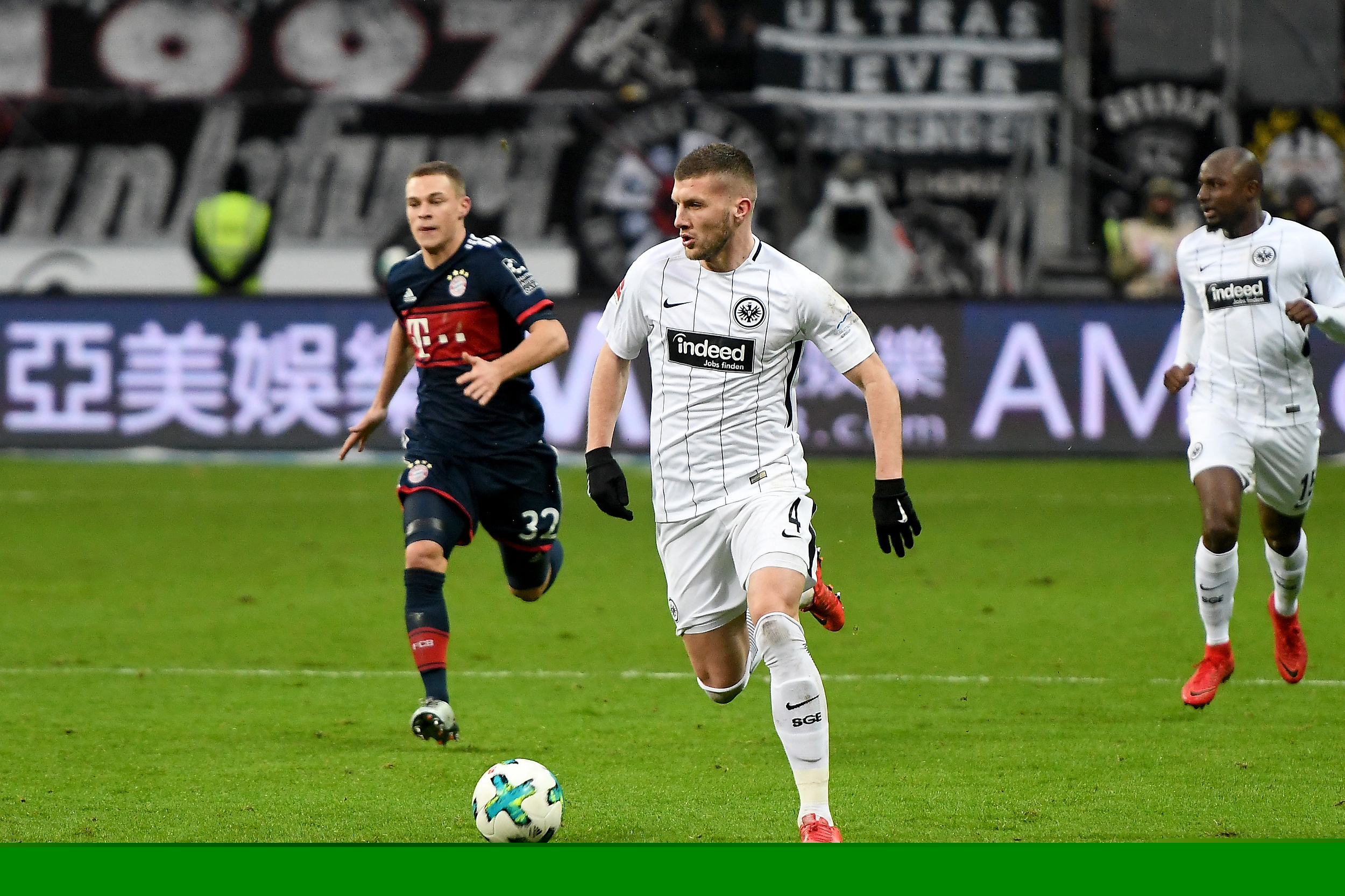 伊涅斯塔：佩德里并非我与哈维合体；梅西未来说不定回巴萨（伊涅斯塔称佩德里并非我与哈维的结合，梅西未来不排除回归巴萨）