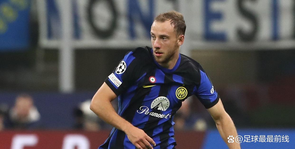 从前的对手再度相遇，博格巴与萨内欧冠相遇赛后寒暄（旧敌重逢：博格巴与萨内欧冠赛后握手致意）