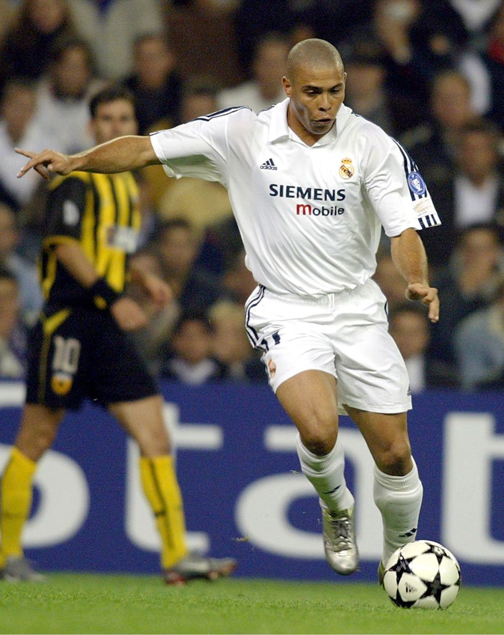 半场战报：斯洛伐克0-0北爱尔兰，双方破门乏术（半场快讯：斯洛伐克与北爱尔兰互交白卷，比分0-0）