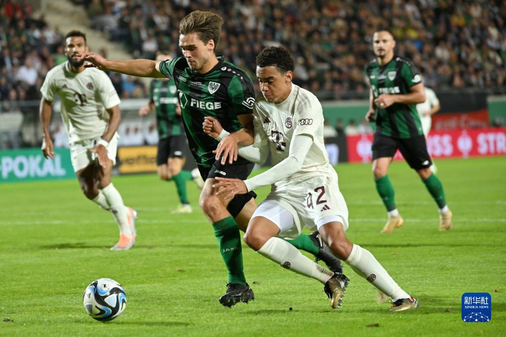 队报：卡马文加未随法国进行完整训练，而是进行了慢跑恢复（队报：卡马文加缺席法国队合练，仅进行慢跑恢复）