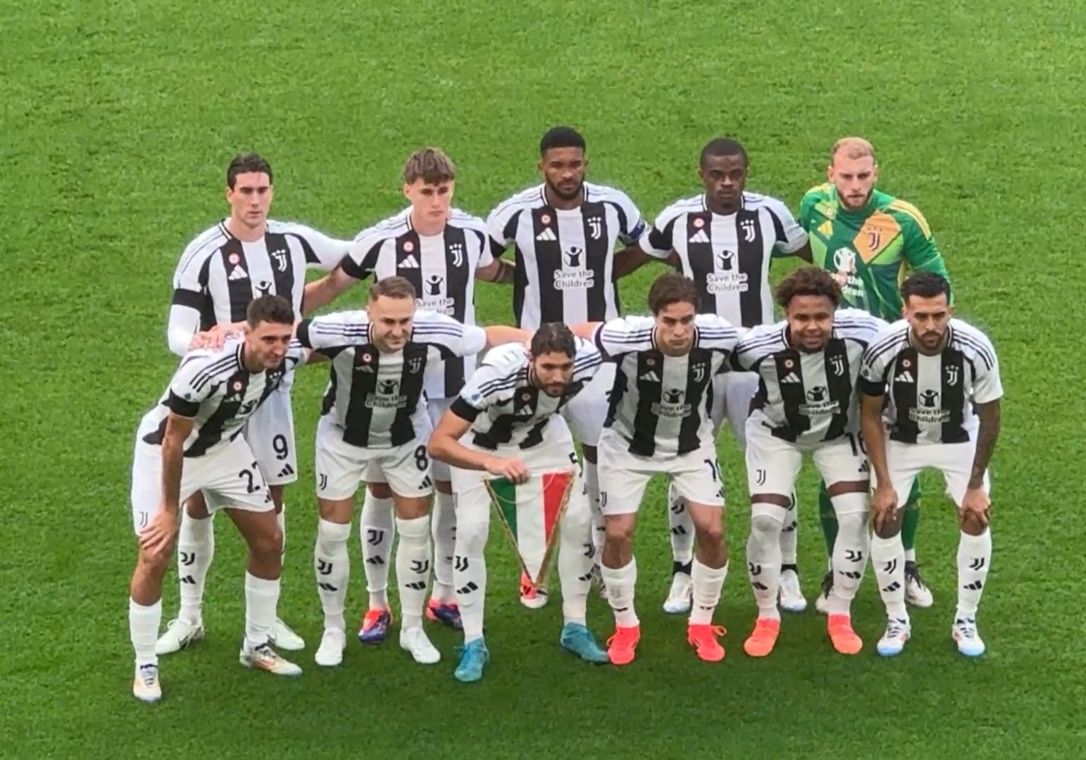 足球联赛赛季最佳球员排行榜公布（足球联赛赛季最佳球员评选结果出炉）