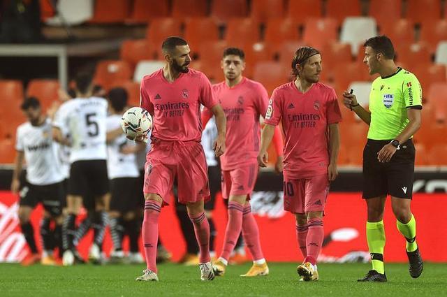 客场2-1力克中国香港，新加坡时隔41年重返亚洲杯正赛（2-1客胜中国香港，新加坡阔别41年重返亚洲杯正赛）